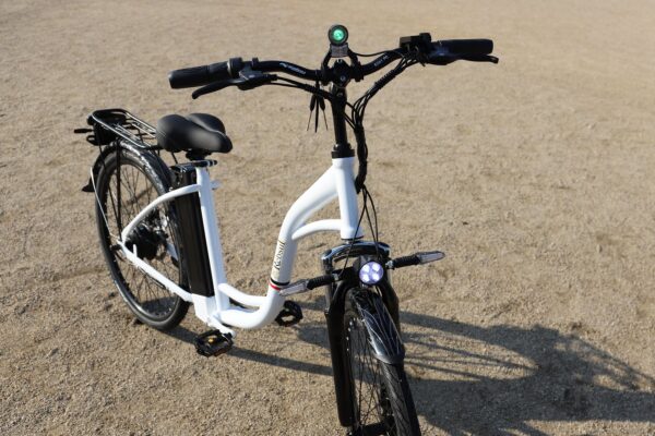 リブサル e-BIKE【バニラ】